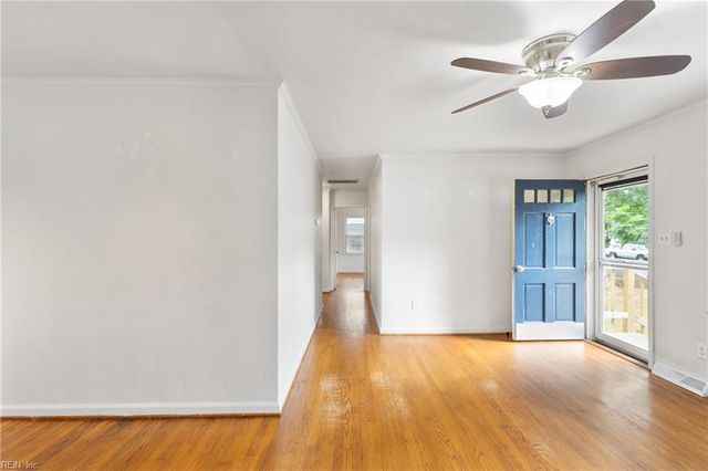 11 Gay DR, Newport News, VA 23606