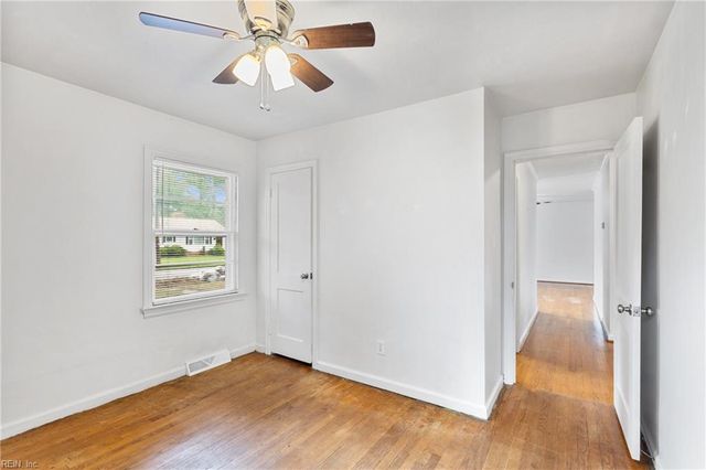 11 Gay DR, Newport News, VA 23606