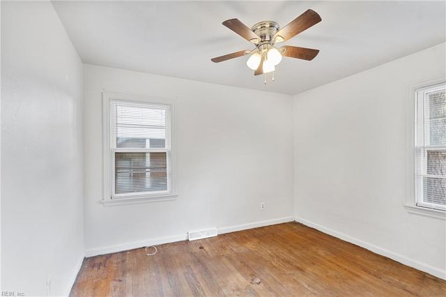 11 Gay DR, Newport News, VA 23606