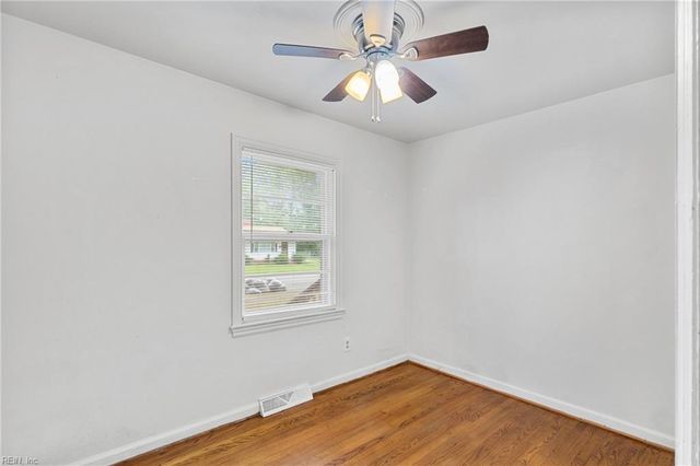 11 Gay DR, Newport News, VA 23606