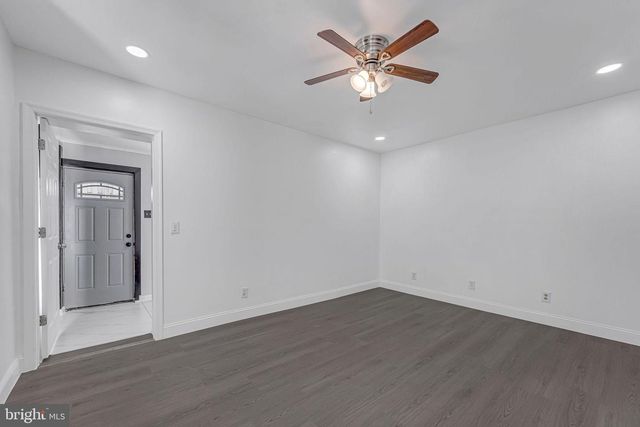 3028 FENWICK RD, Camden, NJ 08104