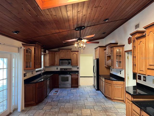 200 ARBOR DRIVE W, Palm Harbor, FL 34683