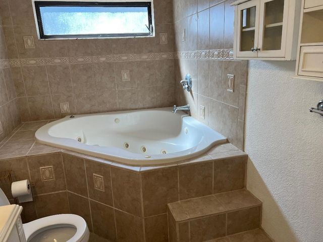 200 ARBOR DRIVE W, Palm Harbor, FL 34683