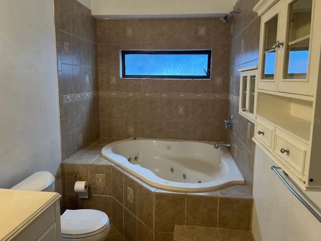 200 ARBOR DRIVE W, Palm Harbor, FL 34683