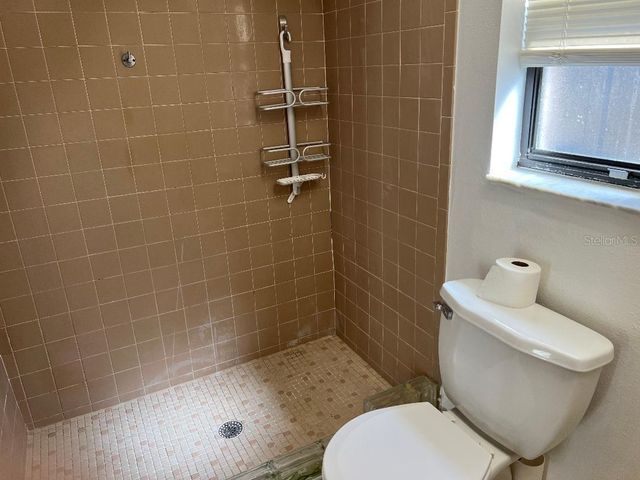 200 ARBOR DRIVE W, Palm Harbor, FL 34683