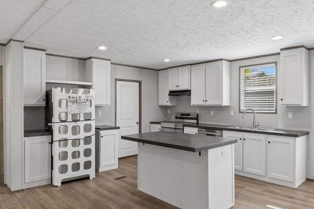 7250 Taylor Creek Loop, Nunnelly, TN 37137