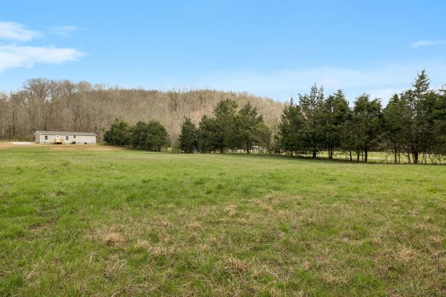 7250 Taylor Creek Loop, Nunnelly, TN 37137