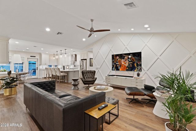 4923 E INDIANOLA Avenue, Phoenix, AZ 85018