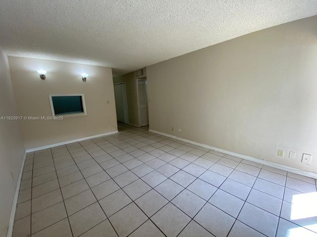 4550 NW 9th St 217E, Miami, FL 33126