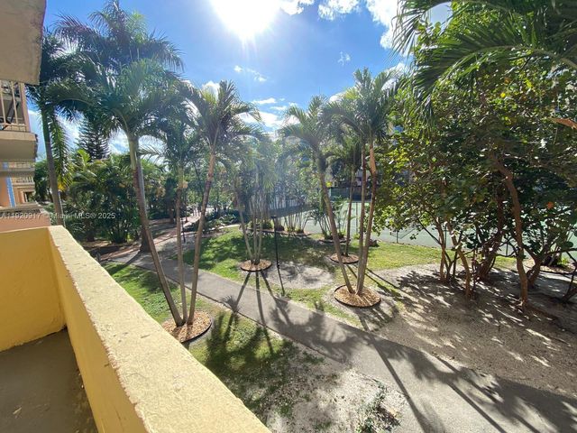 4550 NW 9th St 217E, Miami, FL 33126