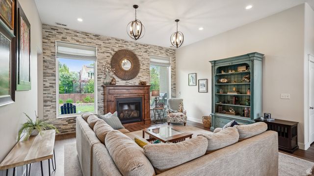 372 N WATERSIDE RD, Heber City, UT 84032