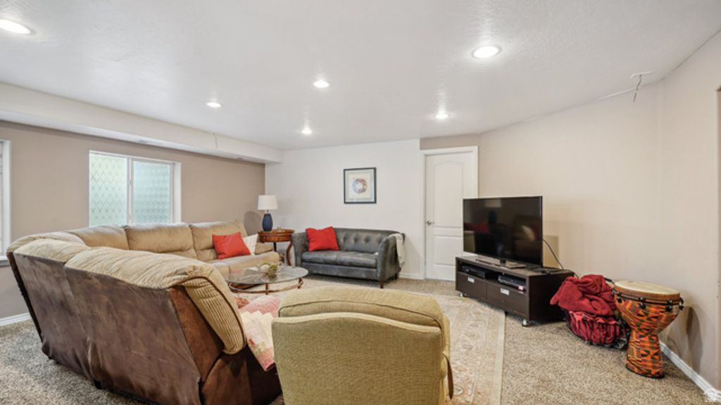 Image 34 of property listing at 372 N WATERSIDE RD, Heber City, UT 84032