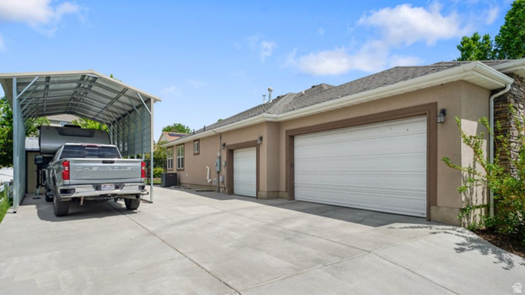 Image 46 of property listing at 372 N WATERSIDE RD, Heber City, UT 84032