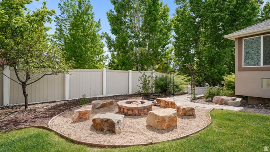 Image 52 of property listing at 372 N WATERSIDE RD, Heber City, UT 84032