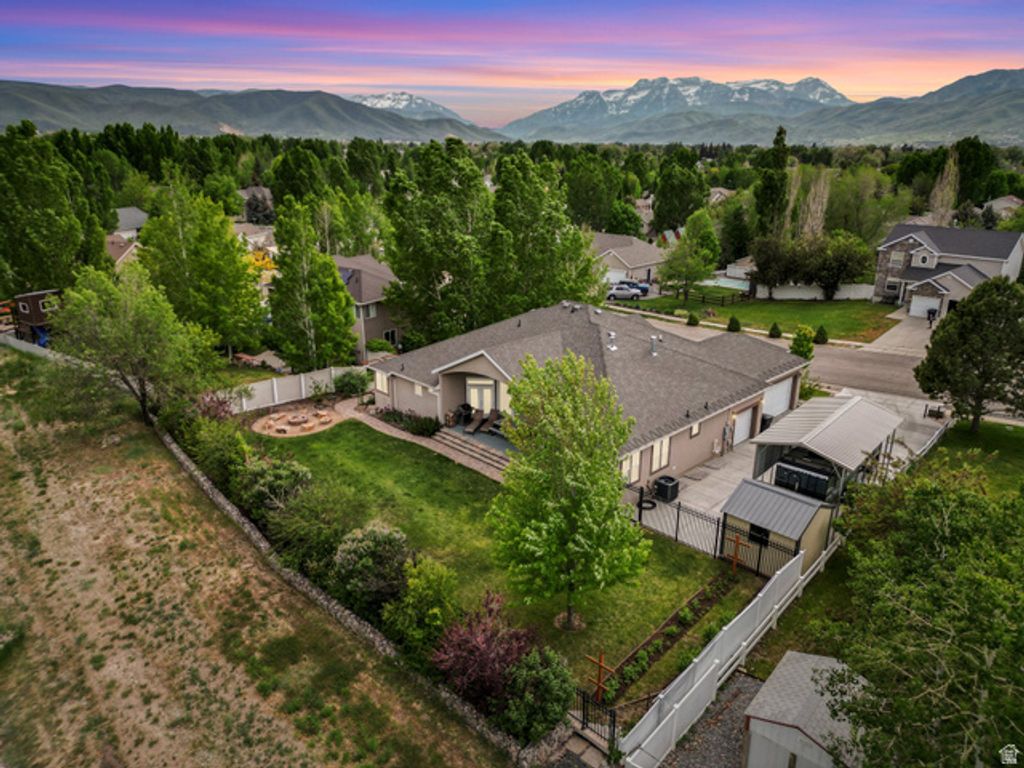 Image 67 of property listing at 372 N WATERSIDE RD, Heber City, UT 84032