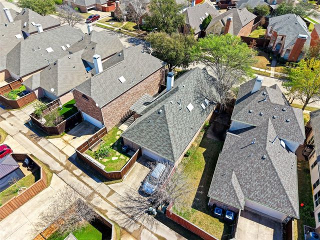 8609 Old Oak Drive, Irving, TX 75063