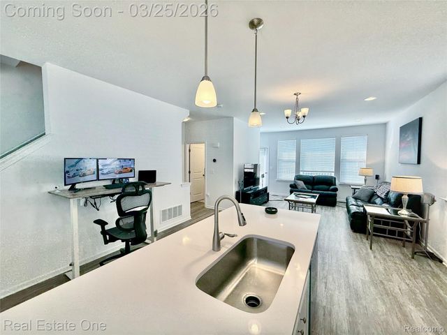 2500 Normandy Road 44, Royal Oak, MI 48073