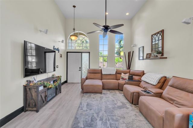 6840 NW 26th St, Margate, FL 33063