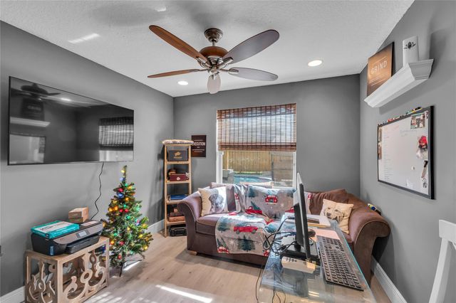 6840 NW 26th St, Margate, FL 33063