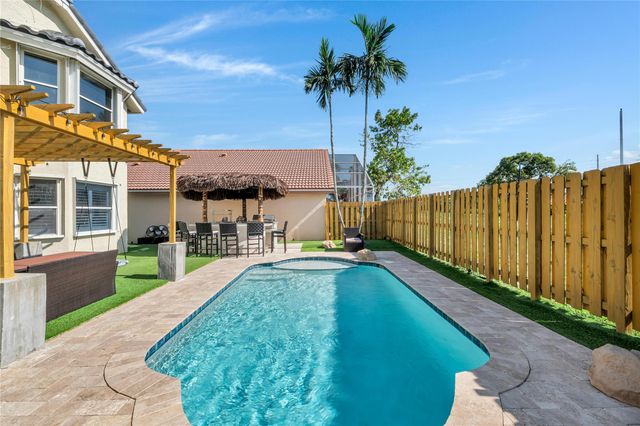 6840 NW 26th St, Margate, FL 33063