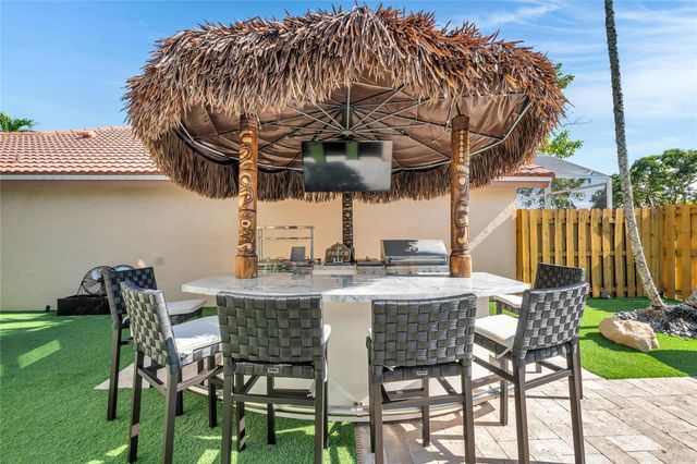 6840 NW 26th St, Margate, FL 33063