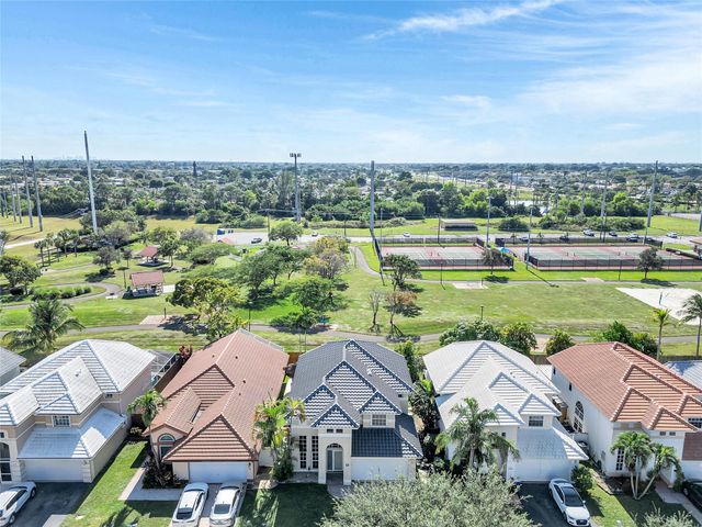 6840 NW 26th St, Margate, FL 33063