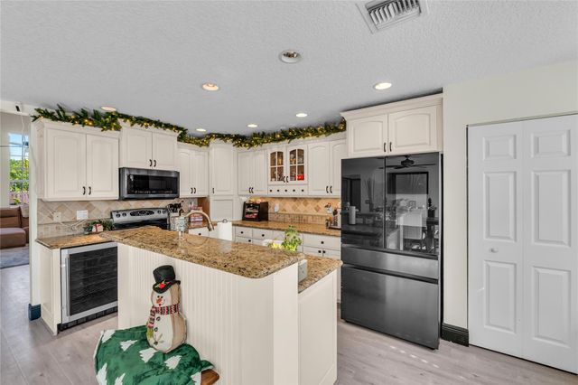 6840 NW 26th St, Margate, FL 33063