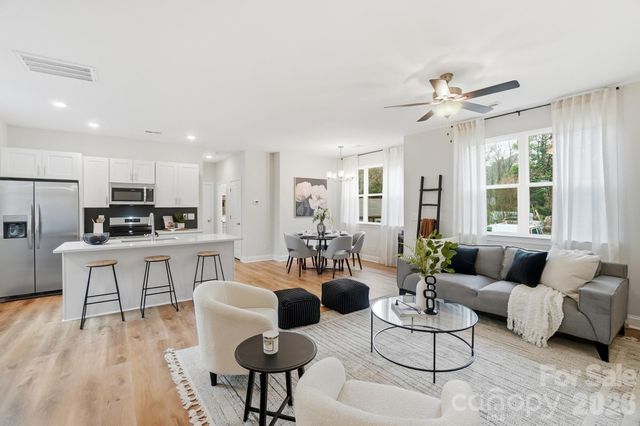 8929 Sharonbrook Drive, Charlotte, NC 28210