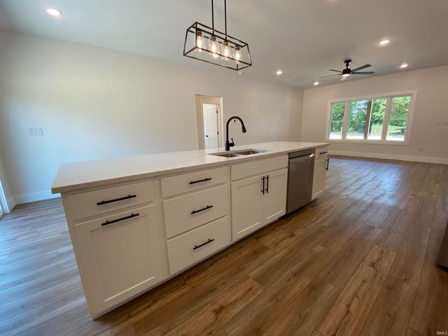 16 Trinton Avenue, Bedford, IN 47421