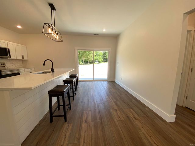 16 Trinton Avenue, Bedford, IN 47421
