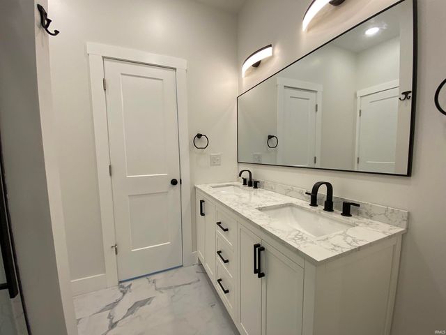 16 Trinton Avenue, Bedford, IN 47421