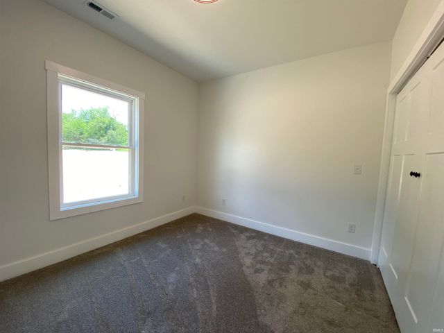 16 Trinton Avenue, Bedford, IN 47421