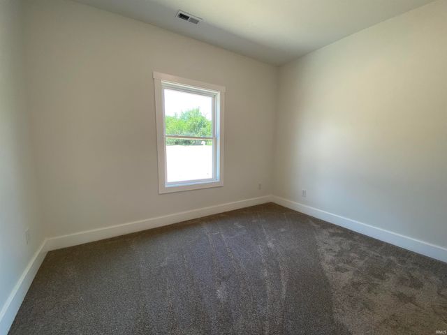 16 Trinton Avenue, Bedford, IN 47421