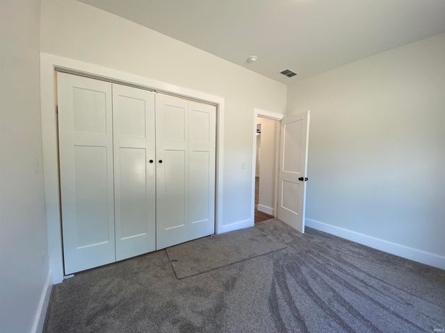 16 Trinton Avenue, Bedford, IN 47421