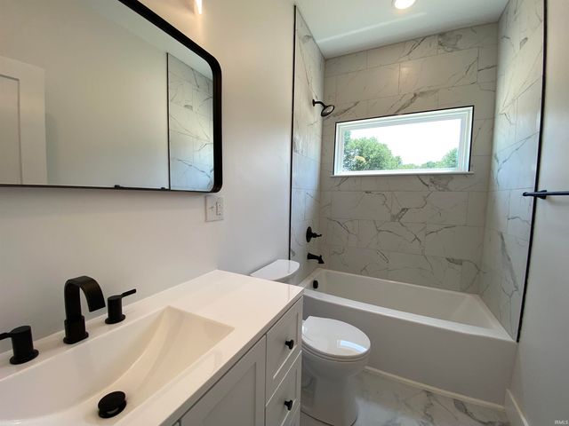 16 Trinton Avenue, Bedford, IN 47421
