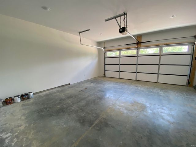 16 Trinton Avenue, Bedford, IN 47421