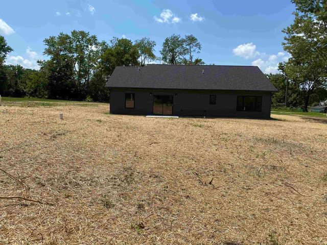 16 Trinton Avenue, Bedford, IN 47421