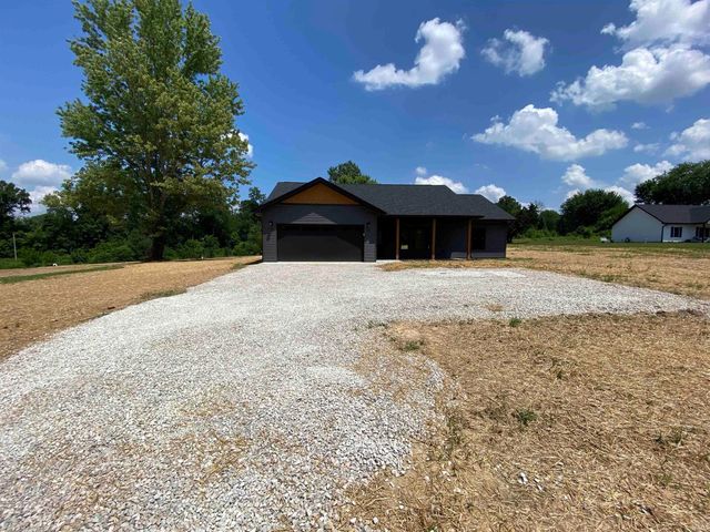 16 Trinton Avenue, Bedford, IN 47421