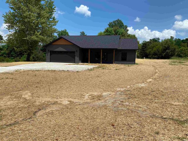 16 Trinton Avenue, Bedford, IN 47421