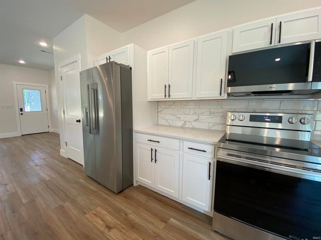 16 Trinton Avenue, Bedford, IN 47421