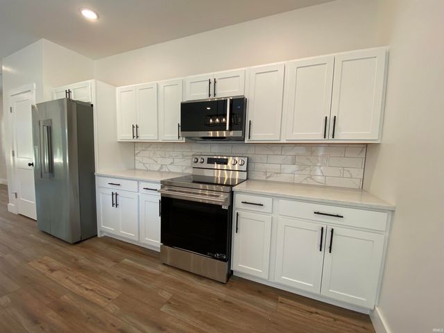 16 Trinton Avenue, Bedford, IN 47421