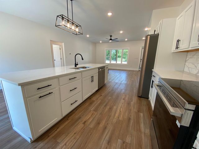 16 Trinton Avenue, Bedford, IN 47421