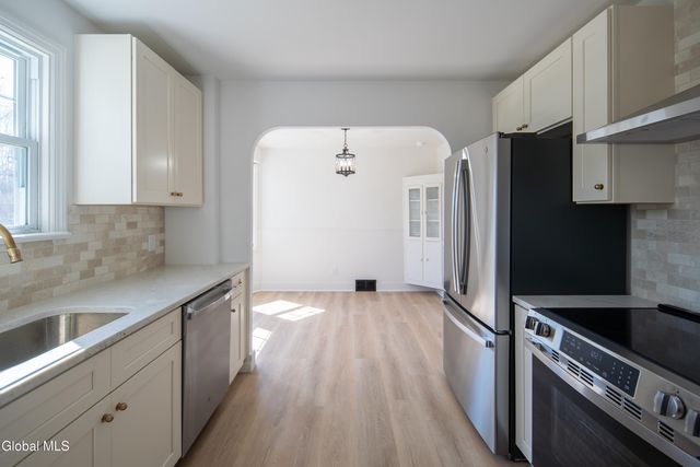 308 Kings Road, Schenectady, NY 12304