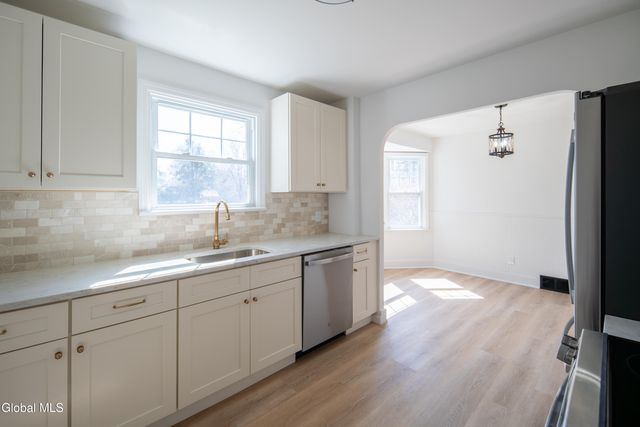 308 Kings Road, Schenectady, NY 12304