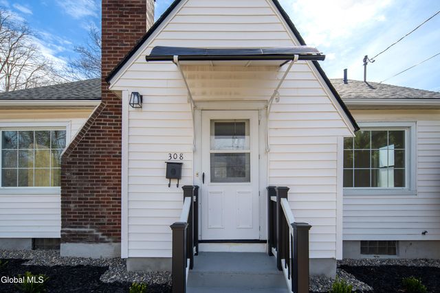 308 Kings Road, Schenectady, NY 12304