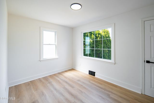 308 Kings Road, Schenectady, NY 12304