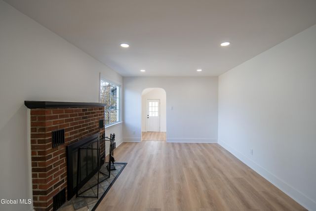 308 Kings Road, Schenectady, NY 12304