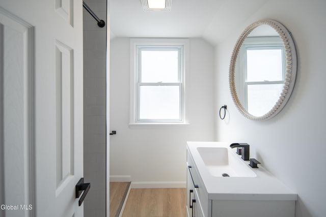 308 Kings Road, Schenectady, NY 12304