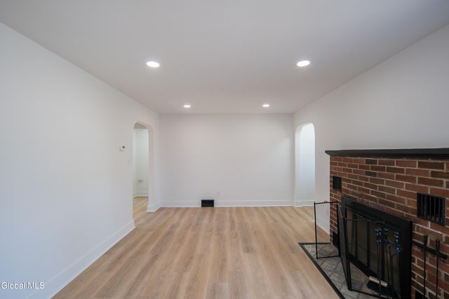 308 Kings Road, Schenectady, NY 12304