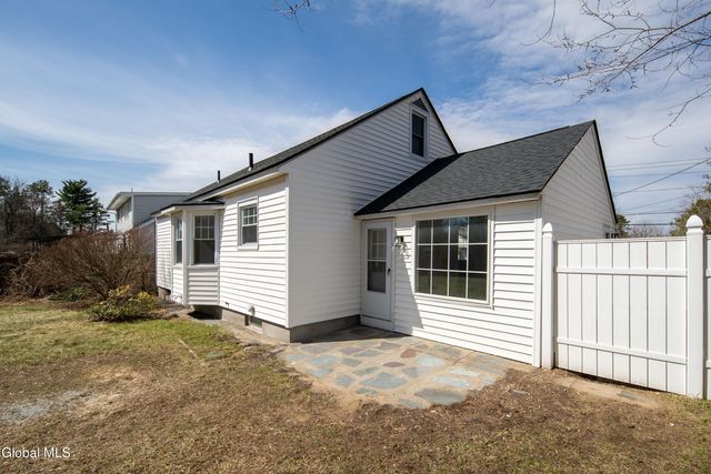 308 Kings Road, Schenectady, NY 12304